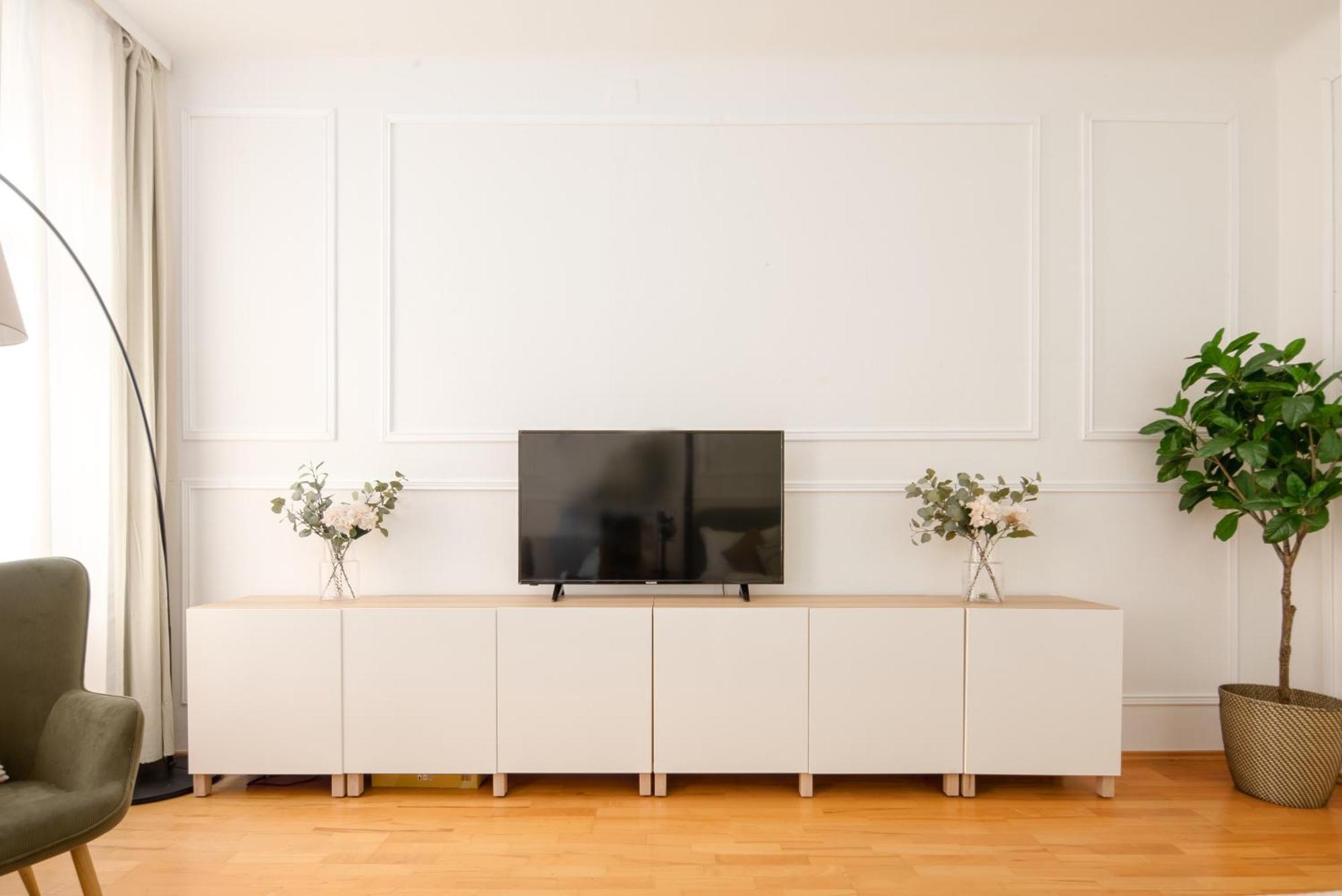 Next To Shopping Street And Subway Station, Few Minutes To Stephansplatz * Viena