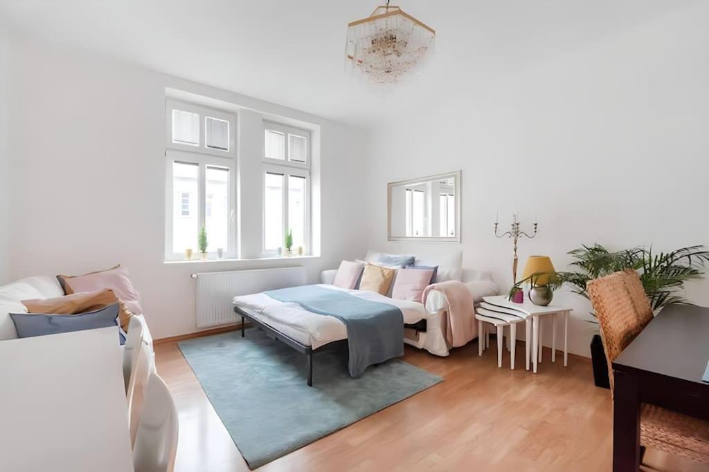 Apartamento Next To Shopping Street And Subway Station, Few Minutes To Stephansplatz Viena