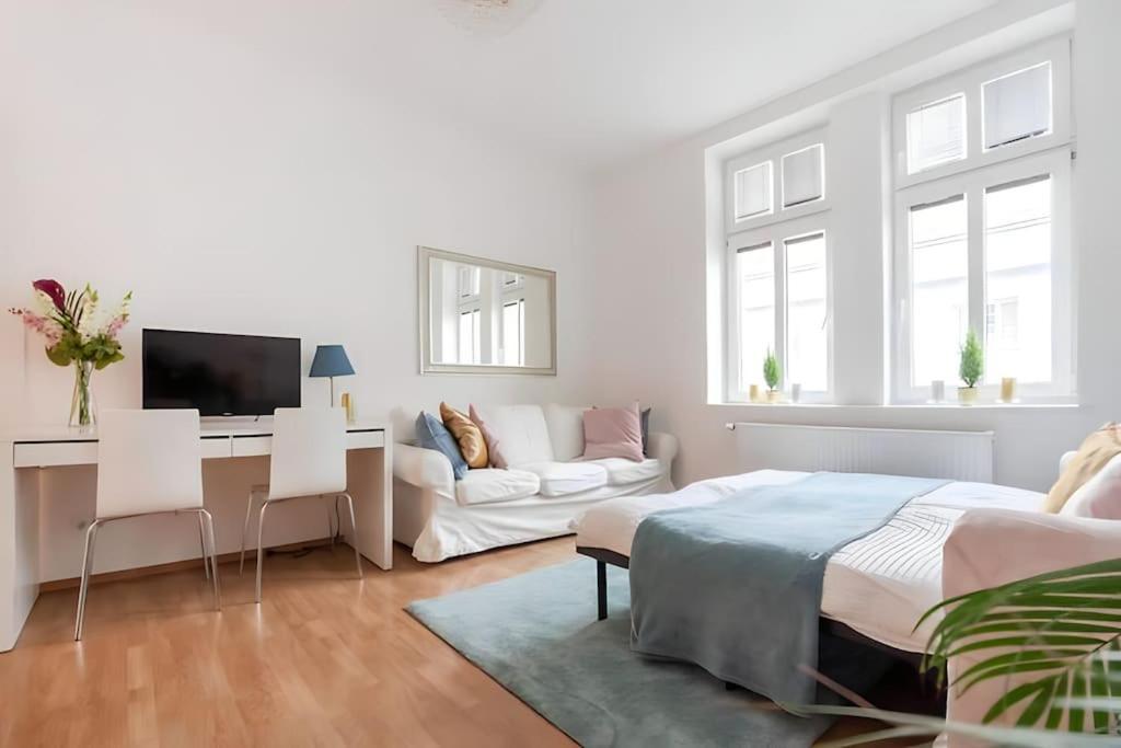 Next To Shopping Street And Subway Station, Few Minutes To Stephansplatz Apartamento *