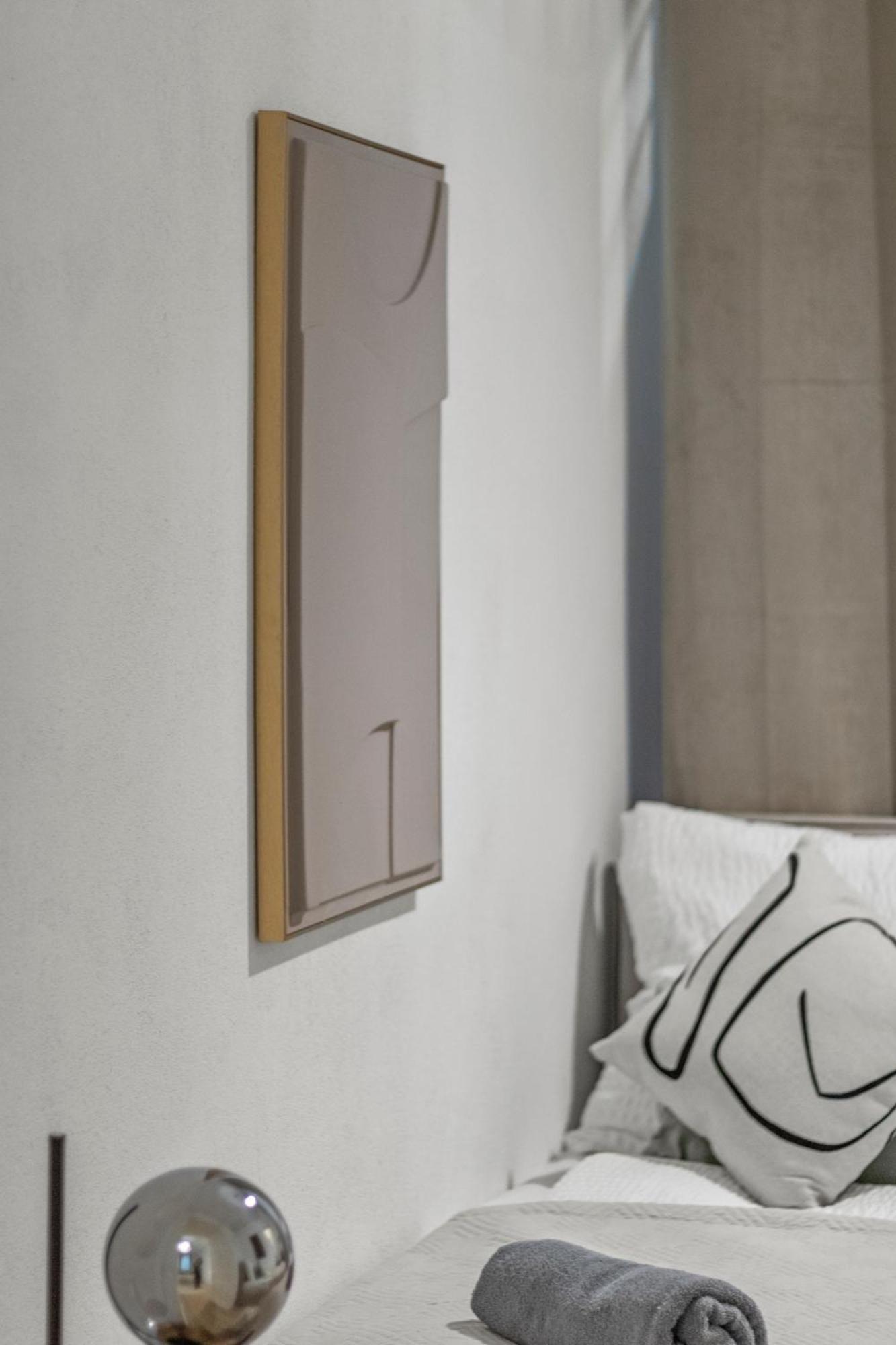 Long Term I 2 Min To U1 Columbusplatz I High Speed Wifi * Wien