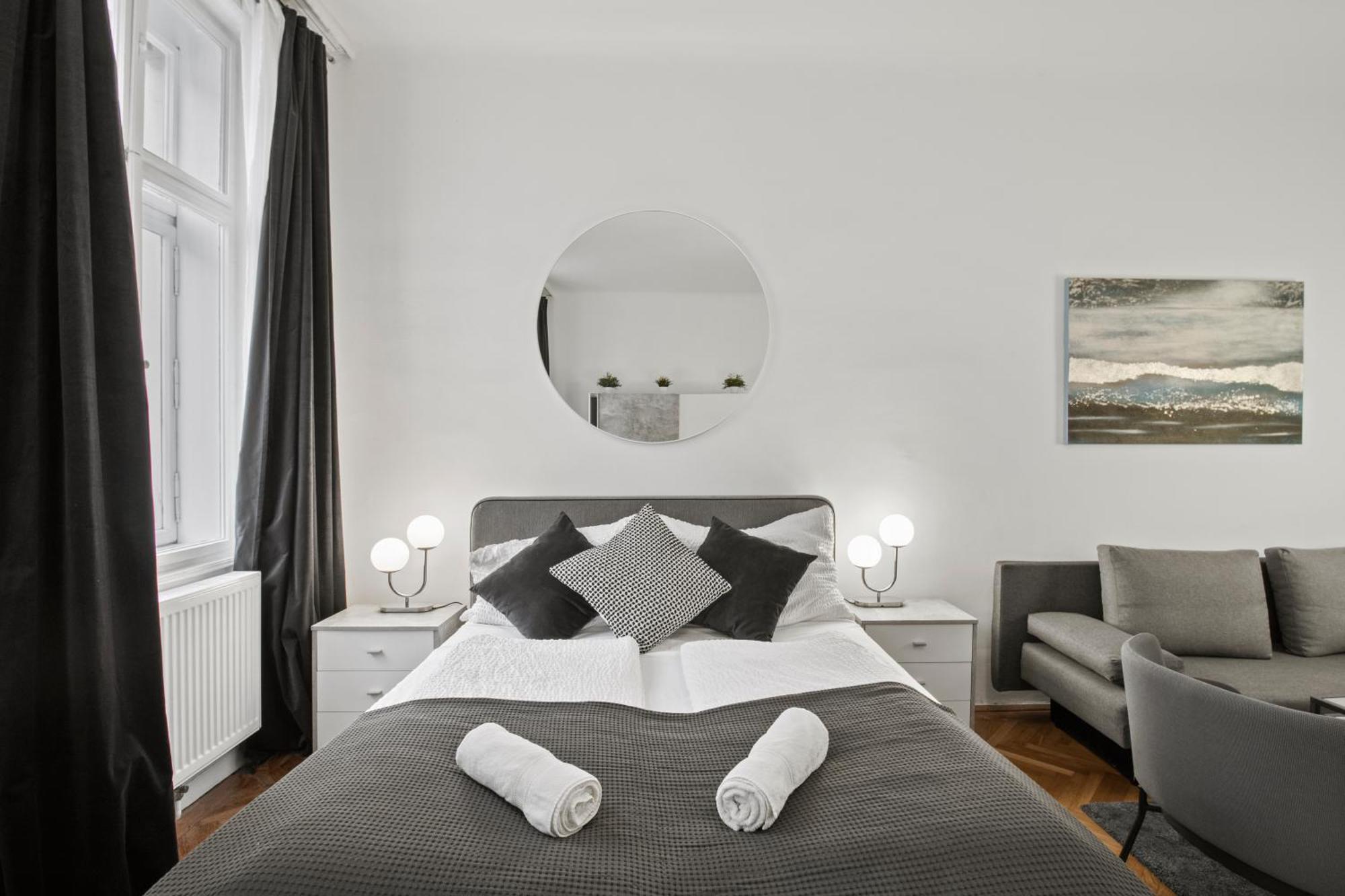 Long Term I 2 Min To U1 Columbusplatz I High Speed Wifi *