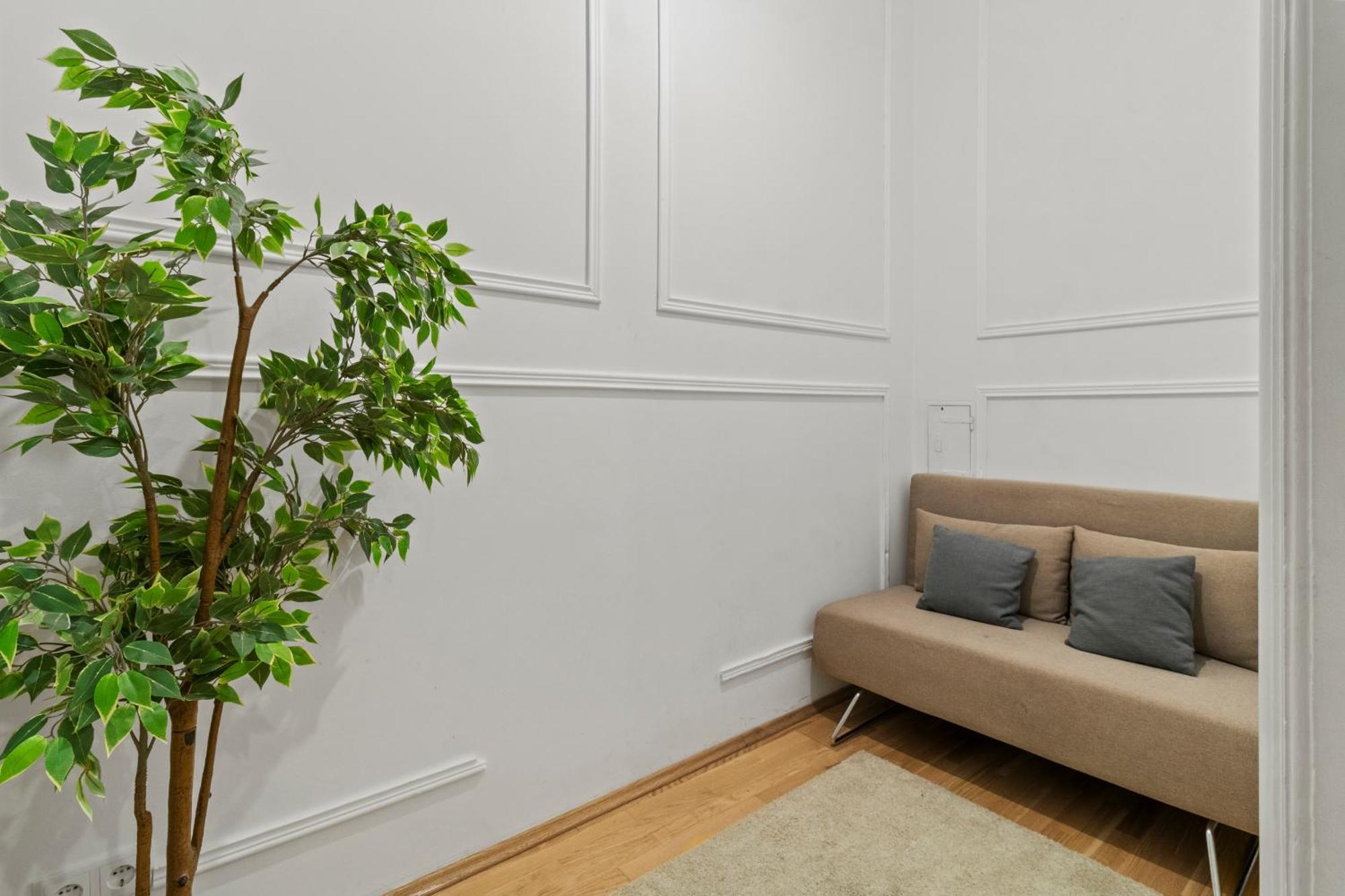 Long Term I 2 Min To U1 Columbusplatz I High Speed Wifi * Wien